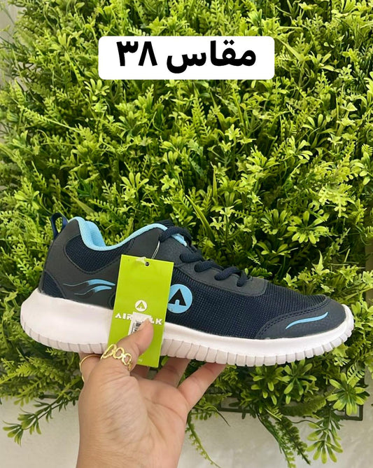 حذاء إيرواك كور رياضي كحلي وسماوي بجزء علوي شبكي مسامي ونعل مبطن – متجر السيد قشطة | Airwalk Core Performance Navy and Sky Blue Athletic Sneaker with Mesh Upper and Cushioned Sole – Elsayed Qshta