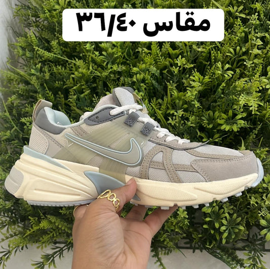 سنيكرز Nike V2K Run - بيج/رمادي