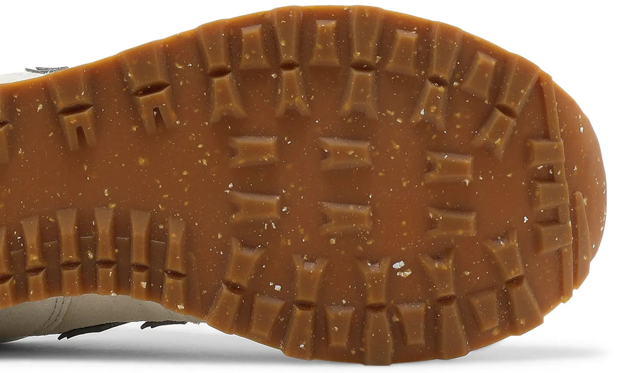 New Balance 574 White/Beige - حذاء New Balance 574 كلاسيكي — أبيض / بيج