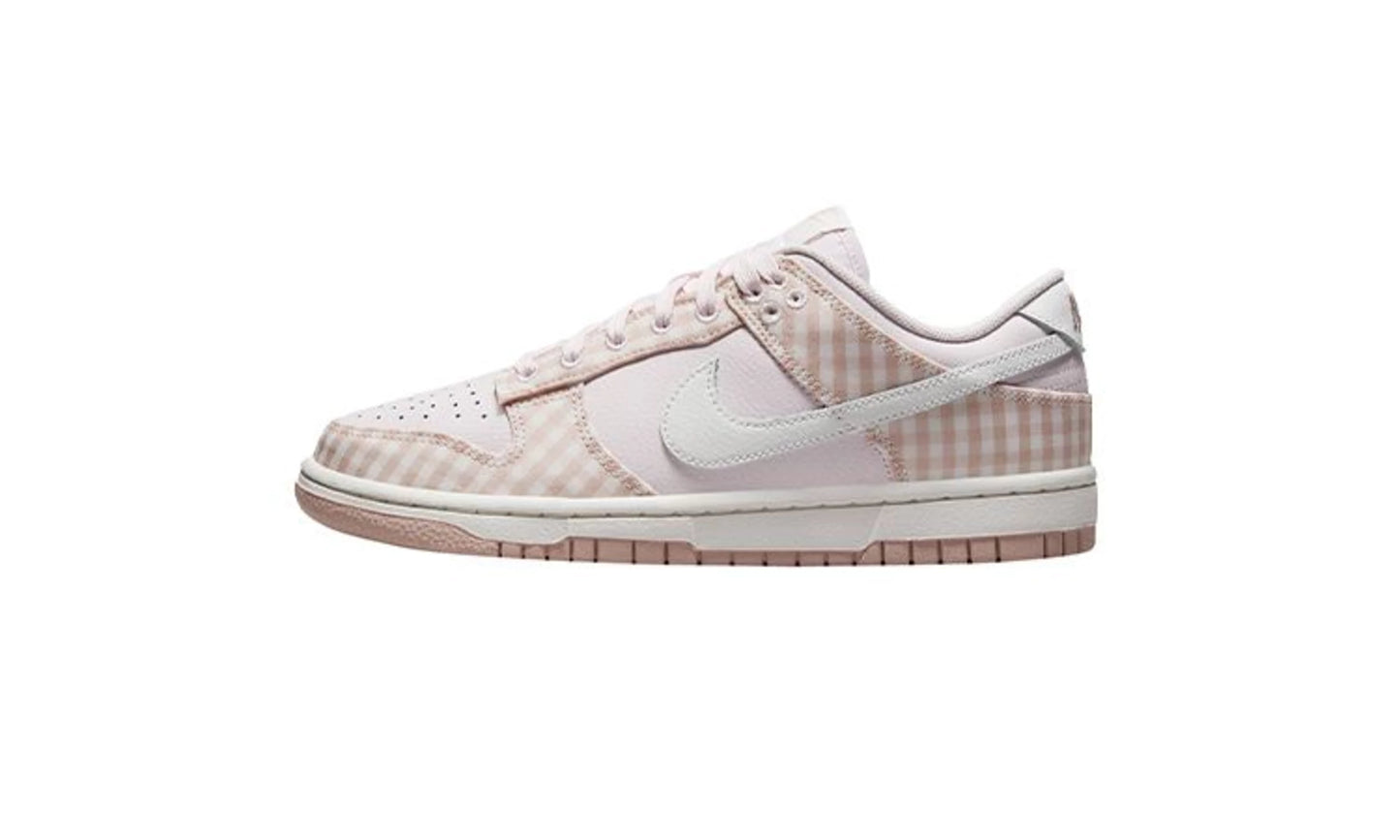 سنيكرز Nike Dunk Low - وردي Gingham - Elsayed Qshta