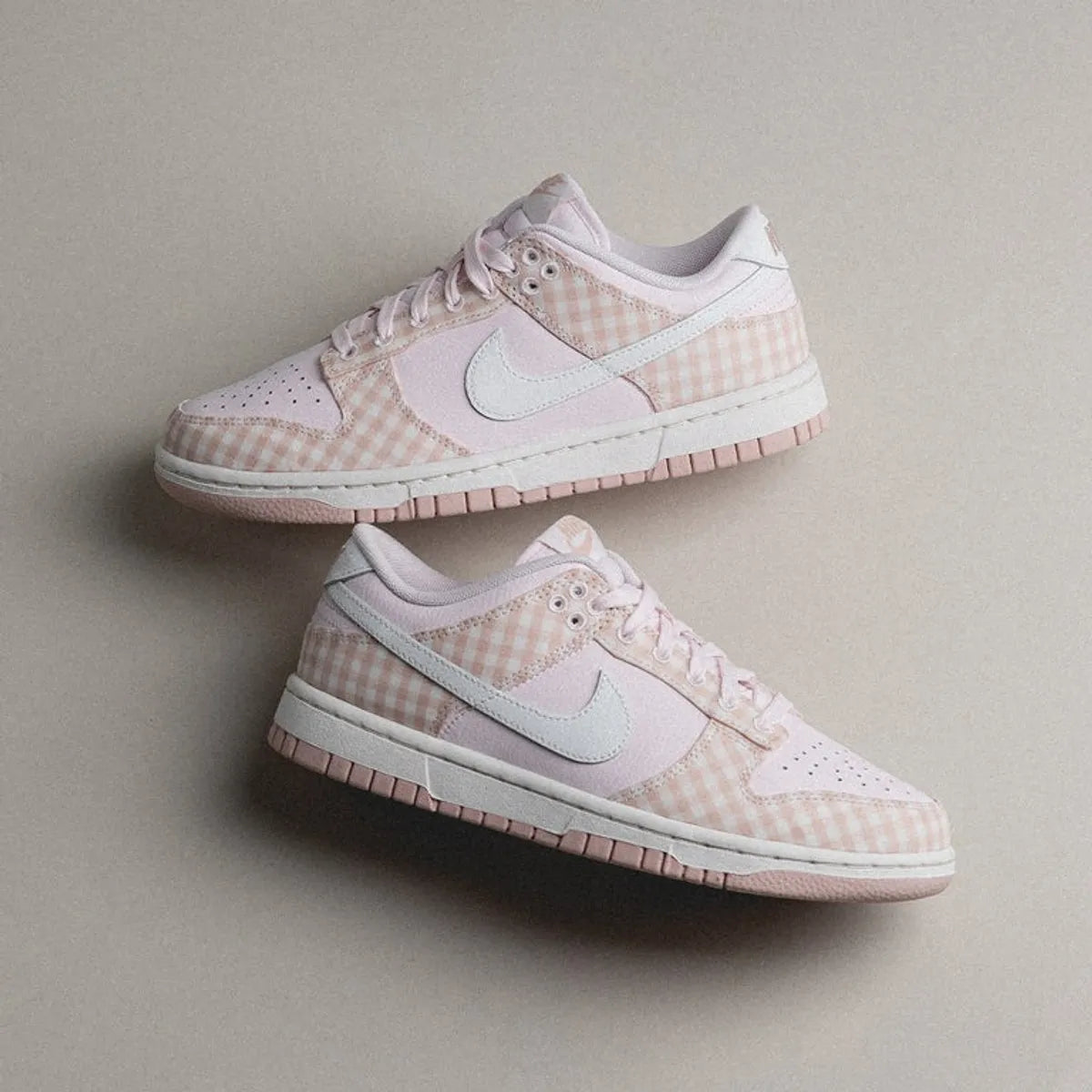 سنيكرز Nike Dunk Low - وردي Gingham - Elsayed Qshta